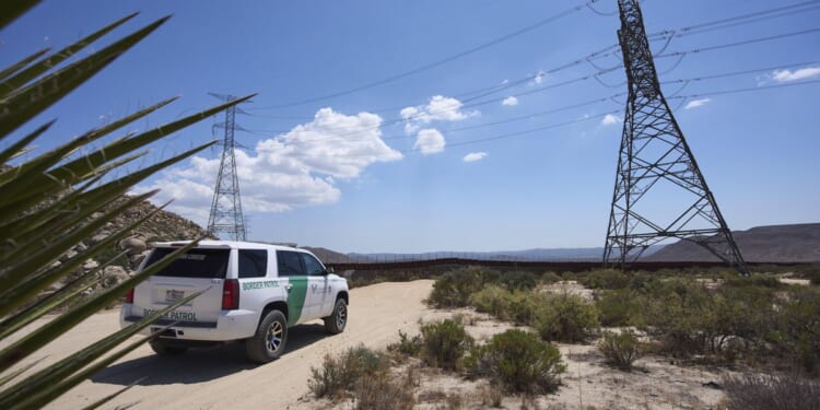 Cartels put up $10K bounty for shooters targeting Border Patrol agents