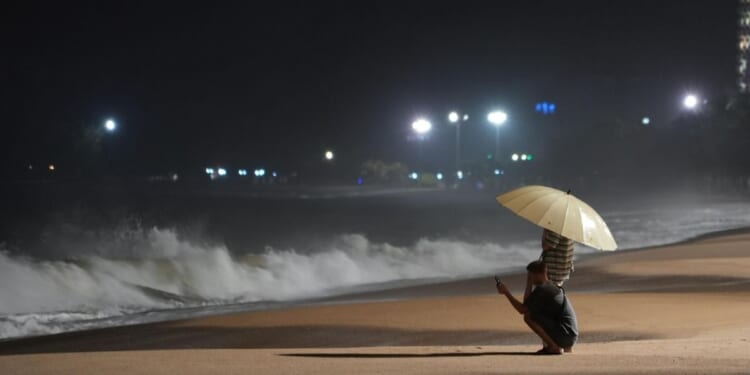 Fishermen missing in Vietnam amid Typhoon Kalmaegi as Philippines mourns dead