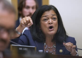 Far-left Democrats, emboldened by election wins, warn party leaders on shutdown: Don't cave