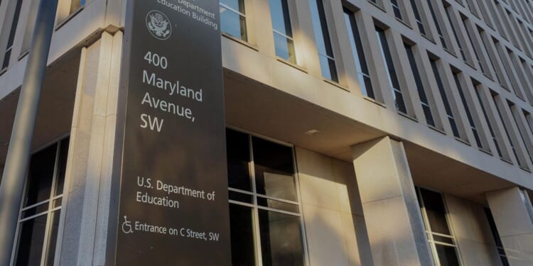 Judge rules federal agencies can't commandeer employees' email to blame Democrats for shutdown