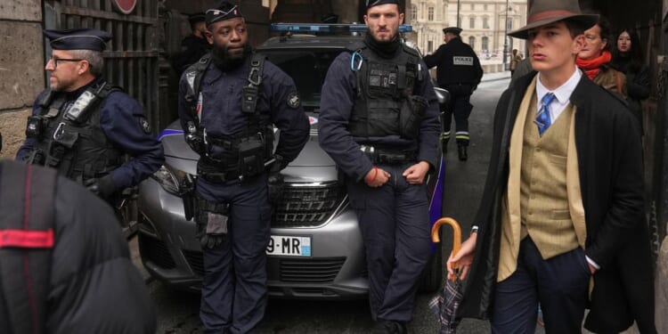 Meet the teen behind the Louvre mystery photo