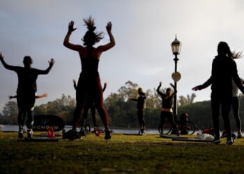 Pandemic fitness trend continues: Americans embrace calisthenics done at home