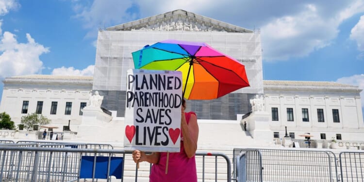 Federal judge to hear arguments on law cutting Planned Parenthood Medicaid funds