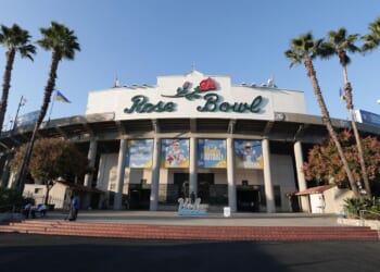 UCLA football to stay at Rose Bowl? Judge denies emergency request