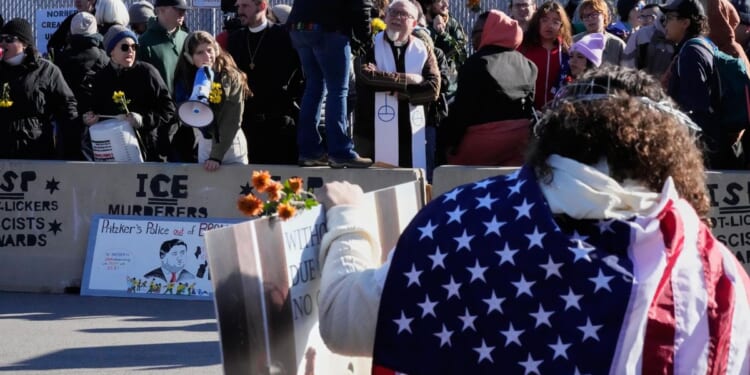 Hundreds of people detained in Chicago immigration crackdown could be released on bond judge signals