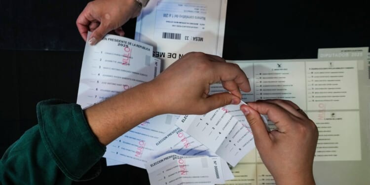 Fears over migration and crime pushing Chile's presidential race to the right