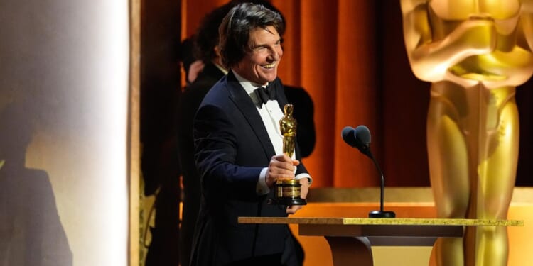 Tom Cruise awarded Oscar lifetime achievement trophy at the Governors Awards