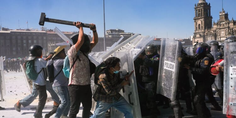 Thousands of 'Gen Z' protest crime and corruption in Mexico City