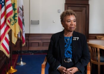Barbara Lee, Oakland's new mayor, fights high crime and tells federal law enforcement to stay away