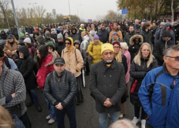 Serbians mark anniversary of pro-government violence