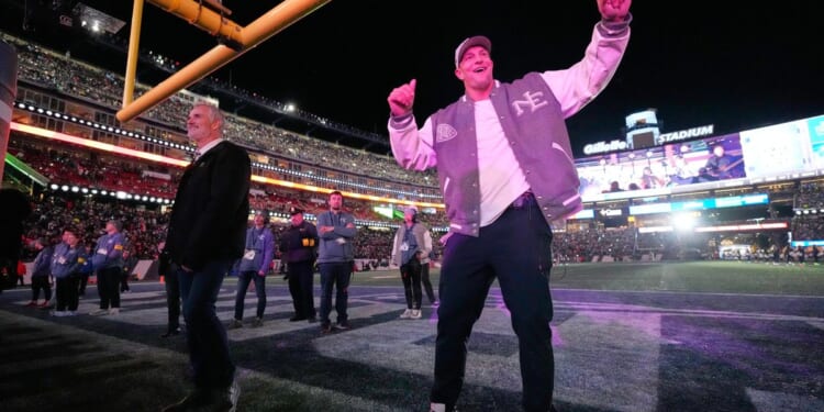 'New Year's Rockin' Eve' co-hosts are Chance the Rapper, Rita Ora, Rob Gronkowski, Julianne Hough