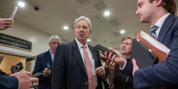 Senators consider stopping their pay in future shutdown