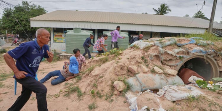 Thai-Cambodian border fight rages on despite Trump's ceasefire claim