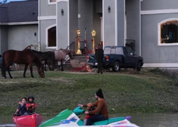 Frigid northern air pushes to U.S. South; Midwest also bracing for dangerous wind chills