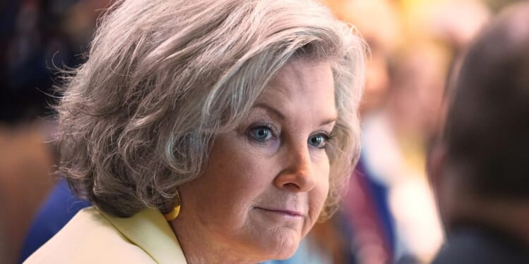 Susie Wiles, White House chief of staff, opines on Trump and criticizes Bondi in Vanity Fair