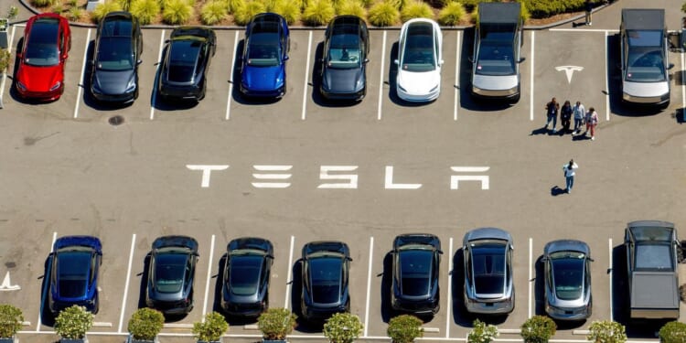 For deceptive self-driving claims, California threatens Tesla with 30-day sales license suspension