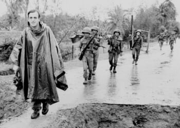 Peter Arnett dies, was Pulitzer Prize-winning journalist reported from Vietnam and Gulf War