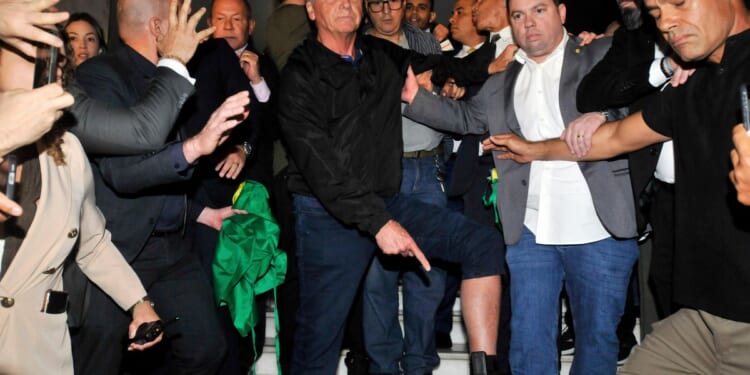 Brazil's Lula vows to veto bill that could reduce Bolsonaro's sentence