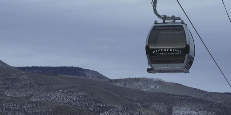 Low snowpack amid warmer weather create challenges for Western ski resorts