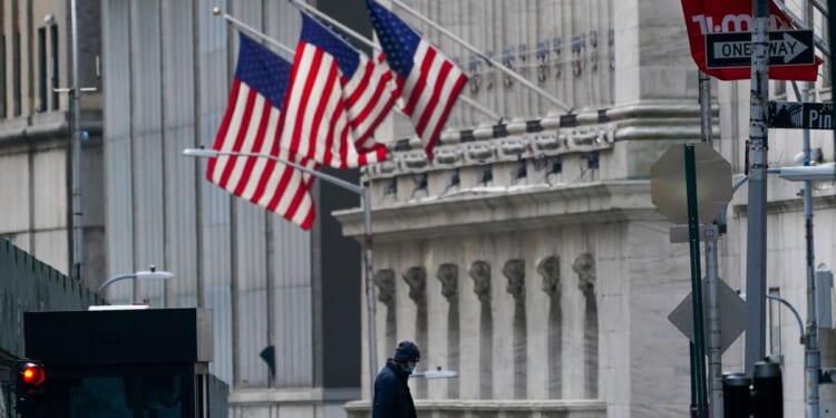 Economic surge hands Trump, GOP a holiday gift