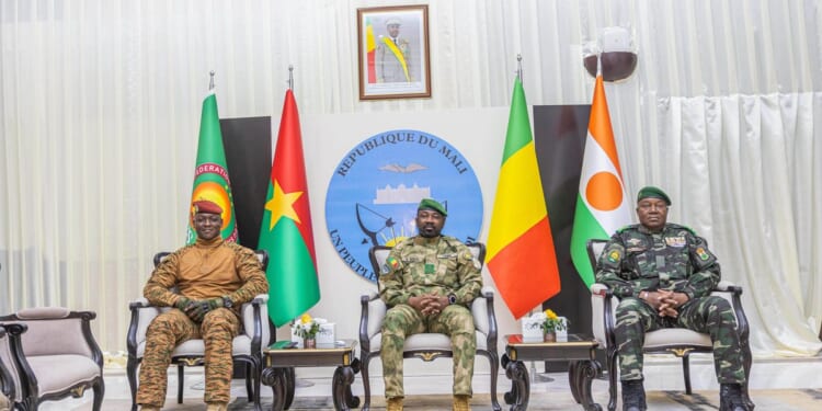 Niger, Mali and Burkina Faso call for joint 'large-scale operations' against extremists