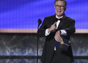 Trump rips late night shows, threatens broadcast licenses