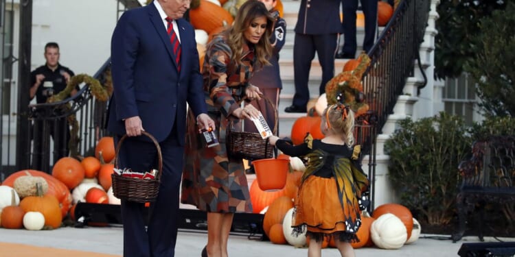 Donald Trump warns against infiltration by a 'bad Santa,' defends coal Christmas calls with kids