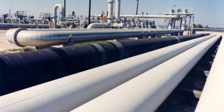 Proposed legislation would add refined fuels to the U.S. emergency crude oil supply