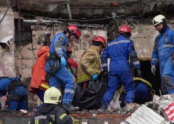 Russia attacks Kyiv, killing 1 and wounding many ahead of Ukraine-U.S. talks