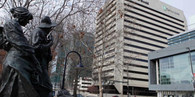 Lee Enterprises stabilizes finances with $50M investment led by billionaire David Hoffmann