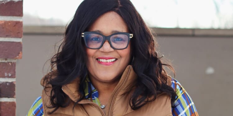 Renee Hardman, a Democrat, wins Iowa state Senate seat, blocking GOP from reclaiming a supermajority