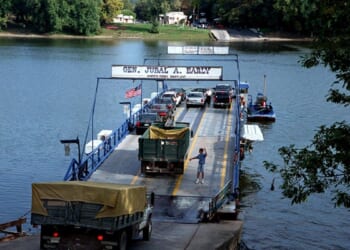 People protest at former location of White's Ferry, clamoring for it to be reopened