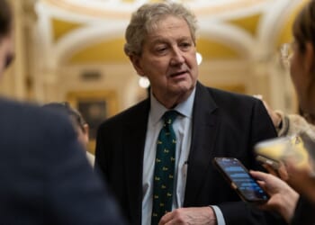 Kennedy's Bill Withholding Senator Pay During Shutdown Advances