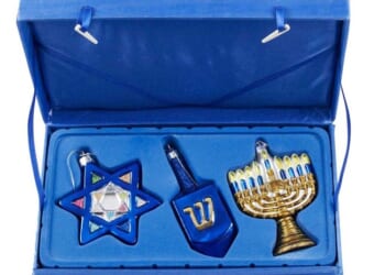 Men Shout ‘Free Palestine’ While Shooting Hanukkah Decor at California Home – PJ Media