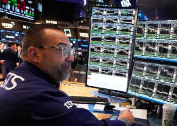 U.S. stocks rise again in 2025 after overcoming turbulence from tariffs, Trump. fight with the Fed