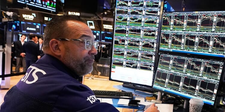 U.S. stocks rise again in 2025 after overcoming turbulence from tariffs, Trump. fight with the Fed