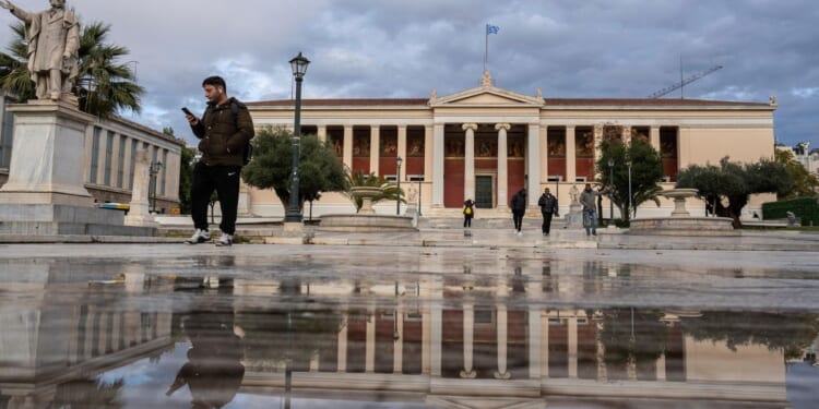 More than 300,000 students dropped from Greek universities in reform effort