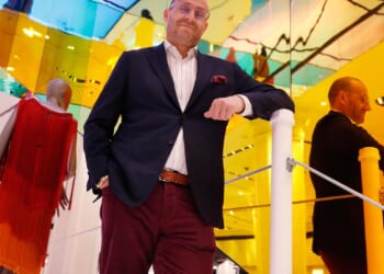 Saks CEO steps down as luxury retailer struggles under heavy debt load