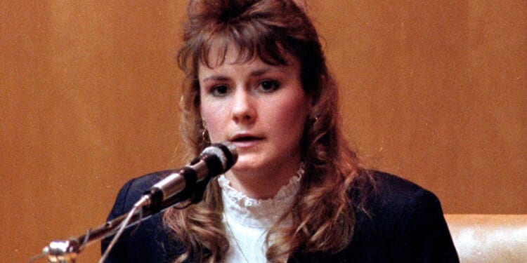 Pamela Smart seeks to overturn conviction for having teenager murder her husband