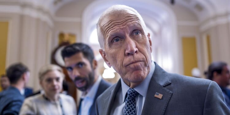 Thom Tillis vows to block Trump nominees to Federal Reserve over DOJ subpoena