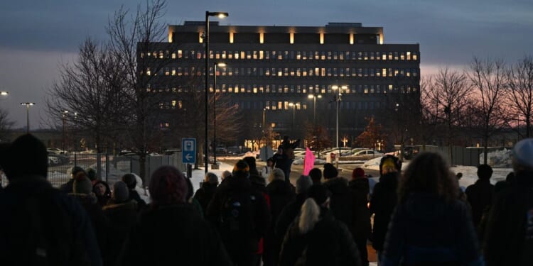 Footage shows the minutes before immigration officer fatally shoots woman in Minneapolis