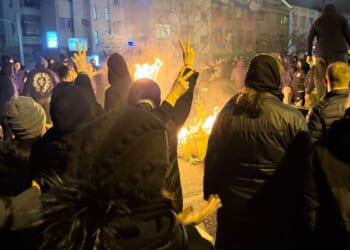 Trump cancels talks with Iranian officials, tells protesters 'help is on its way'