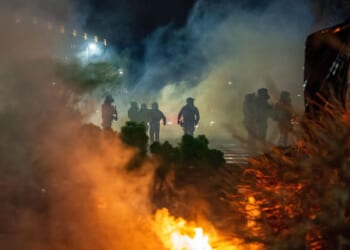 Tensions flaring in Minnesota as protesters and federal agents repeatedly square off