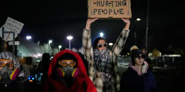 5 questions about anti-ICE activism and violence in Minnesota