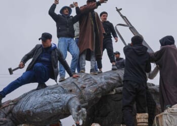 In ongoing push into Kurdish-held areas, Syrian government forces sweep into Raqqa