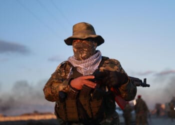 Government forces of Syria clash with Kurdish fighters as IS prisoners escape