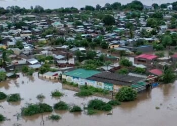 Floods in Mozambique displace more than 300,000 people in one province, governor says