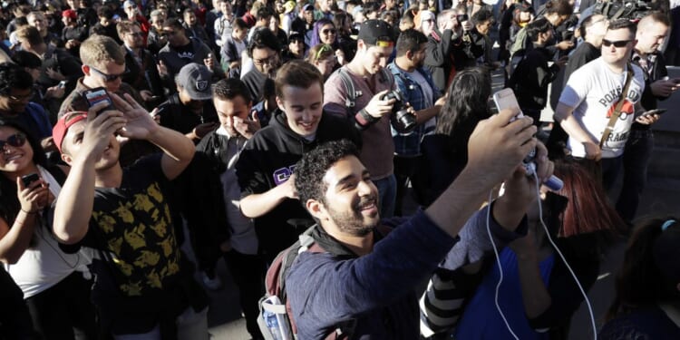 Social media users want to go back to 2016 in nostalgia-laden posts: Report