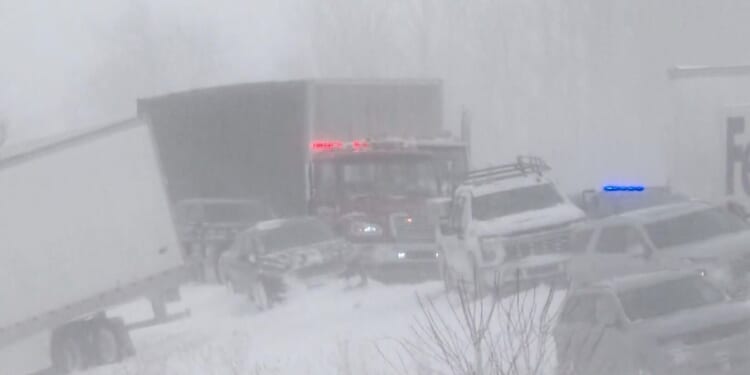 Icy road causes 100-vehicle pileup in Michigan, causing minor injuries