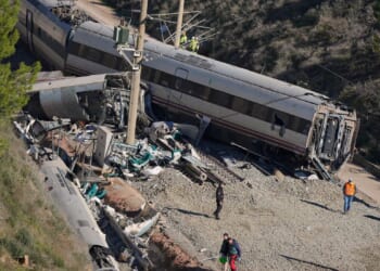 'The miracle': 6-year-old girl is a family's sole survivor in southern Spanish train wreck